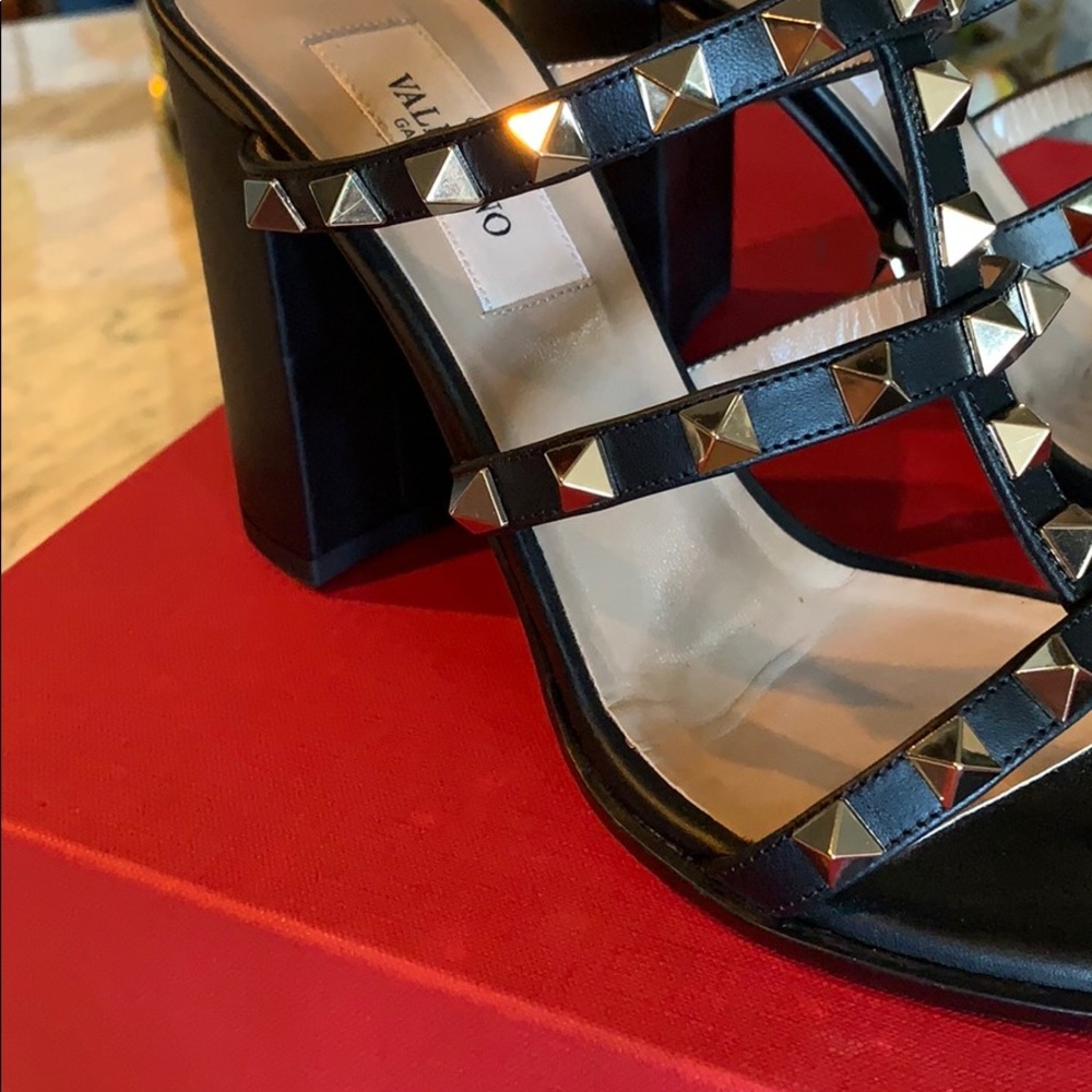 rockstud block heels